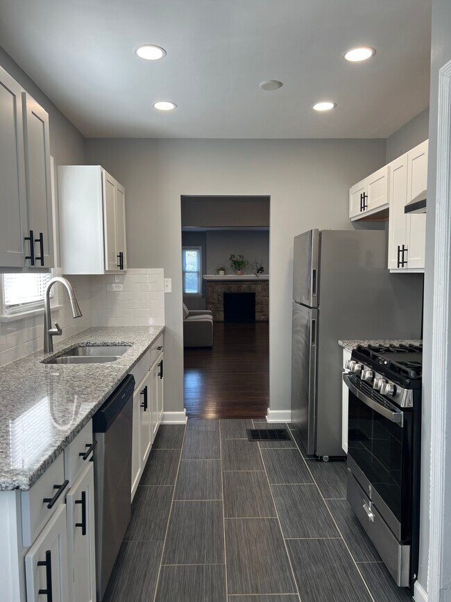 Foto del edificio - 1430 S Champion Ave