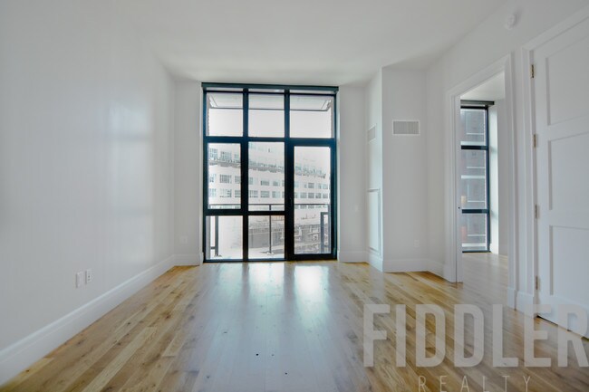 Building Photo - 44-41 Purves St