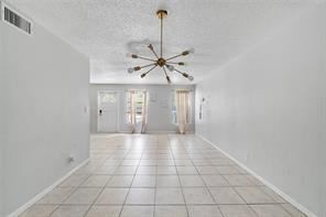 Building Photo - 3 br, 2.5 bath House - 3920 Woodside Dr