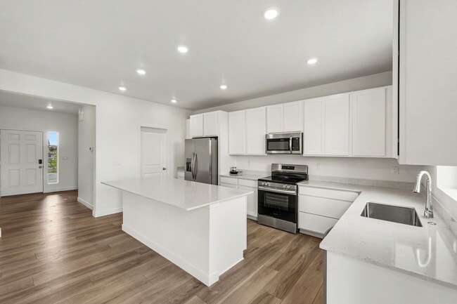 Building Photo - 5457 Inland Ave