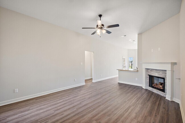 Building Photo - 8633 Hayes Dr