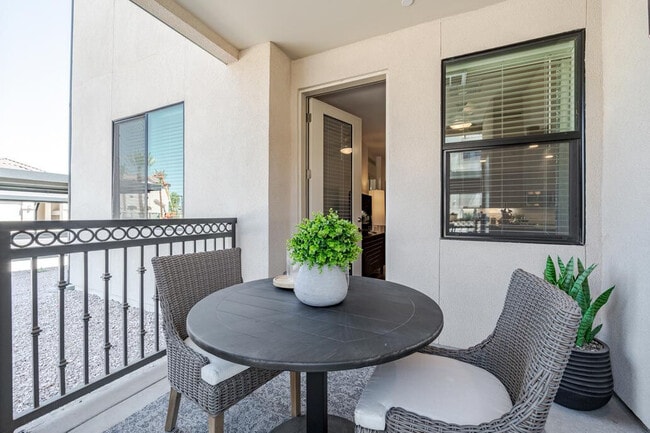 Solara Vista apartments — community photo - Solara Vista