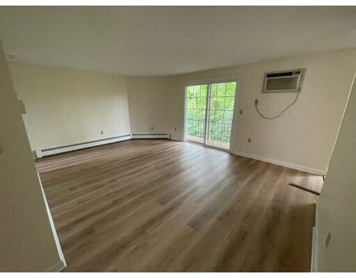 Building Photo - 454 Mammoth Rd