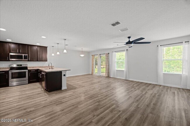 Foto del edificio - 13949 Gossett St