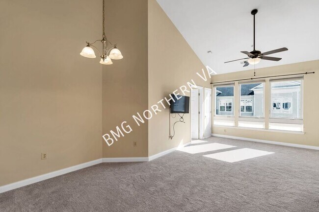 Foto del edificio - 801 S Greenbrier St