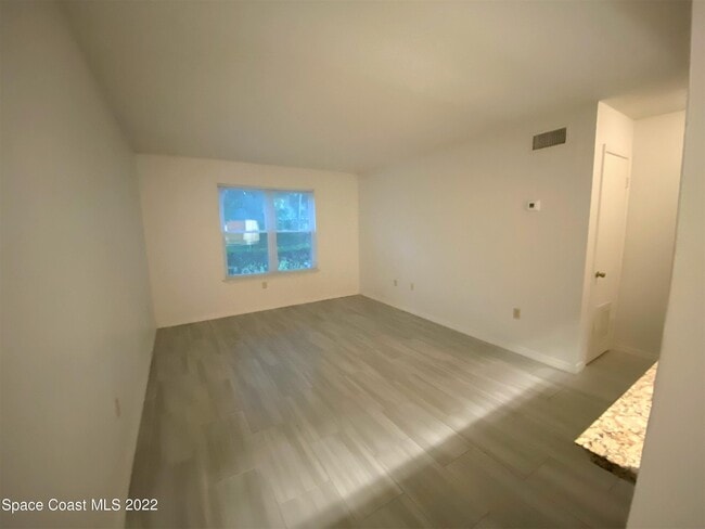 Building Photo - 225 S Tropical Trail