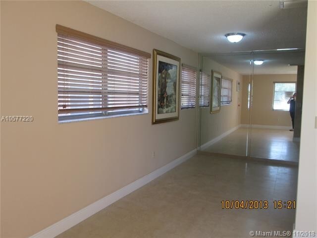 Foto del edificio - 7385 S Waterway Dr