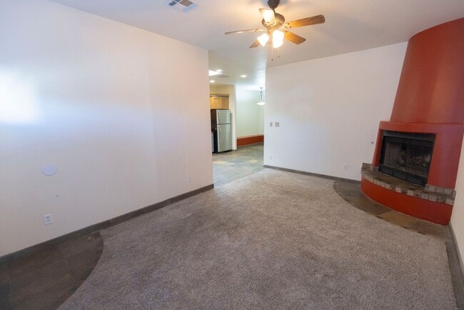 Building Photo - 1635 Spruce Ave