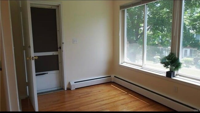 Building Photo - 123 Katona Dr