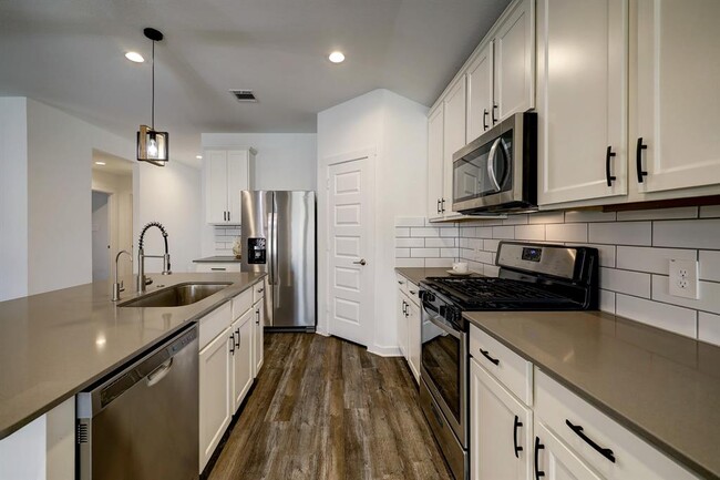 Building Photo - 6802 Telford Holw Trl