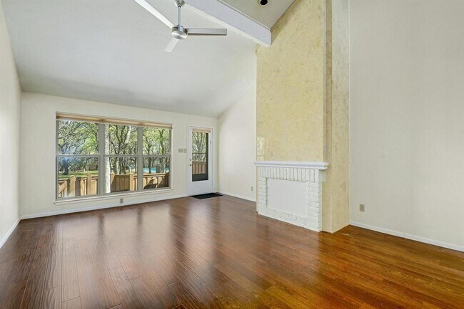 Building Photo - 3744 Steck Ave