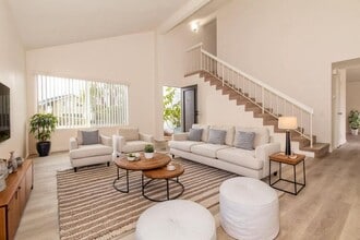 Building Photo - 726 Kings Cross Ct