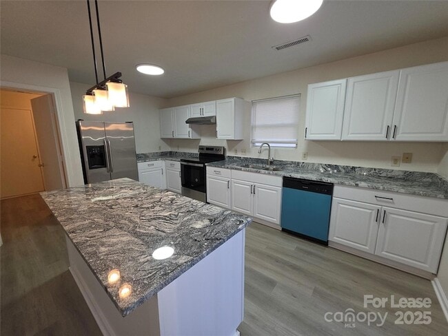 Building Photo - 7014 Sycamore Grove Ct