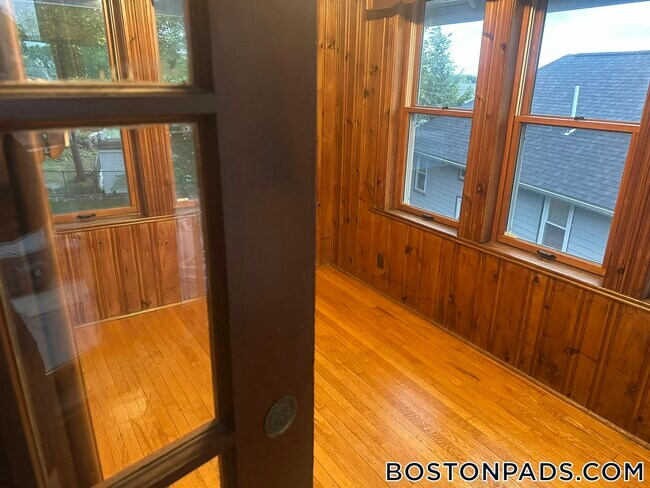 Foto del edificio - 93 Hillside Rd