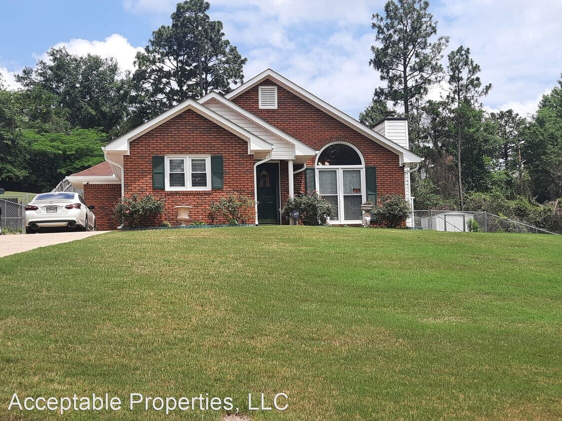 Primary Photo - 3 br, 2 bath House - 394 Lee rd. 850