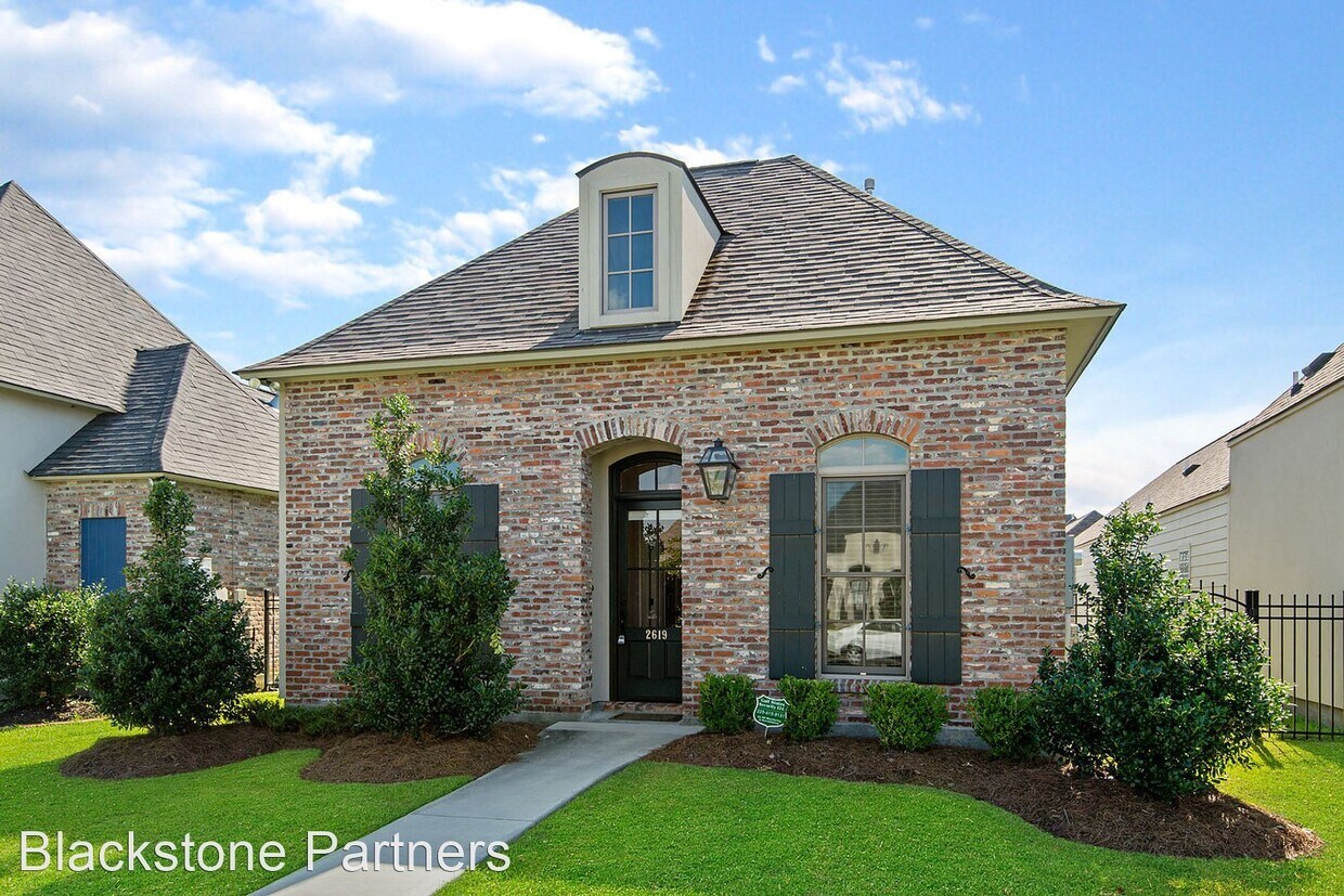 4 br, 2 bath House 2619 Cresthaven Ave House for Rent in Baton