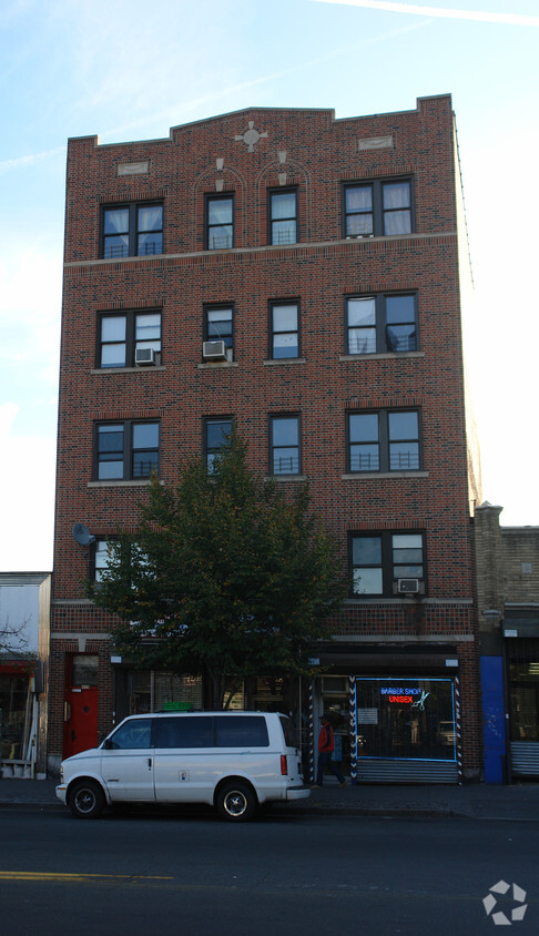 Building Photo - 480 S Broadway