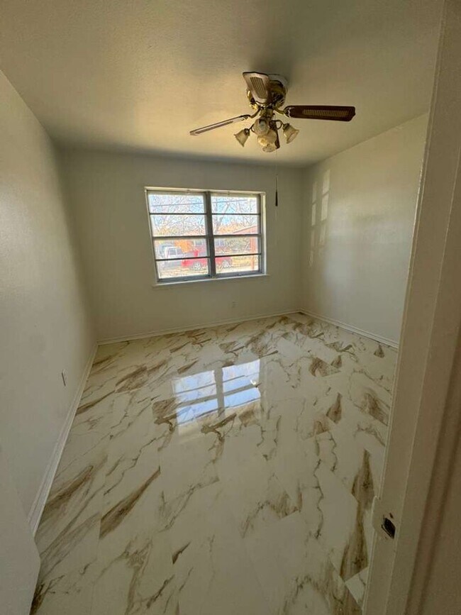 Foto del edificio - 556 Blueberry Blvd