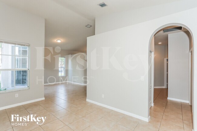 Foto del edificio - 1700 NE 37th Pl