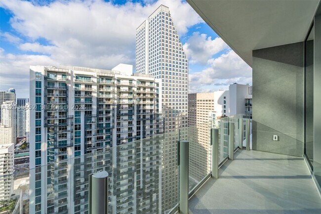 Foto del edificio - 300 Biscayne Blvd