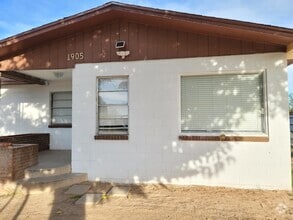 Building Photo - 1905 N Garden Ave