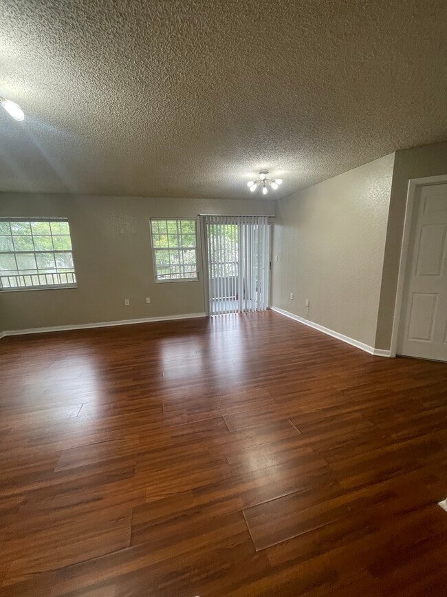 Building Photo - 2803 N Oakland Forest Dr