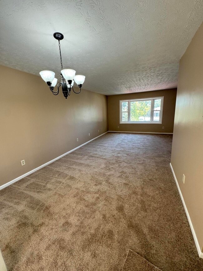 Building Photo - 3372 Otter Creek Dr