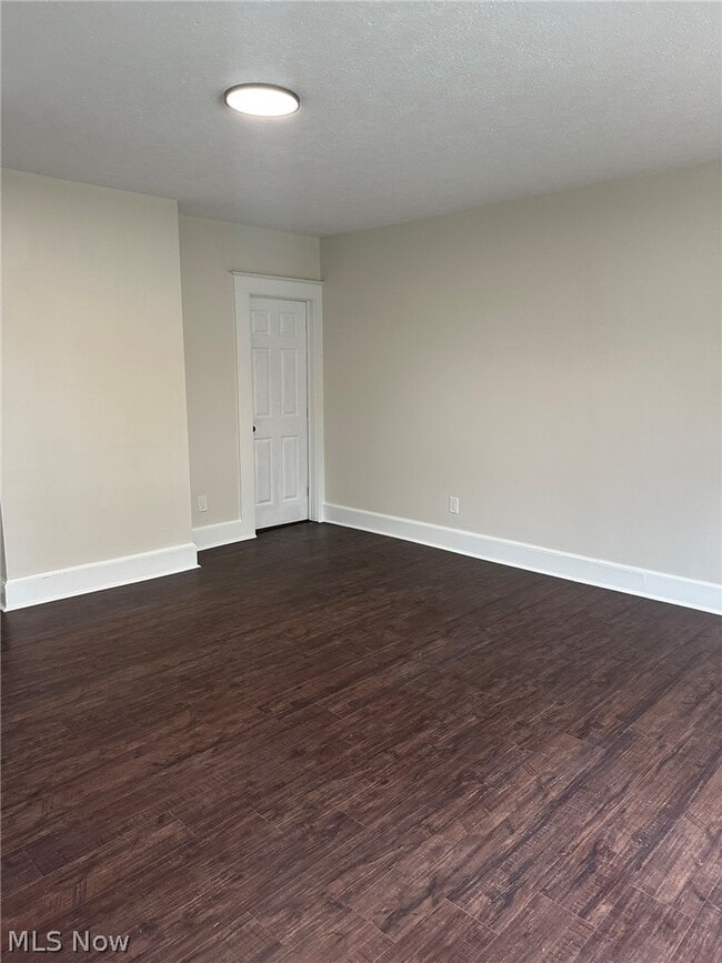 Building Photo - 1244 W 69th St