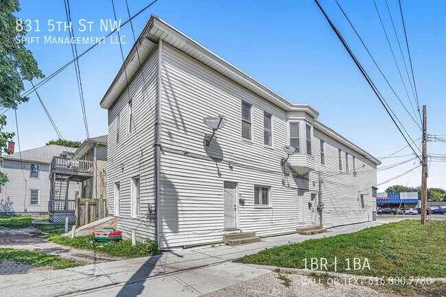 Foto del edificio - 831 5th St NW