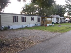 Building Photo - 111 Regal Dr