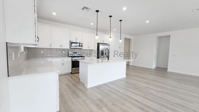 Building Photo - 5029 W Roundhouse Rd
