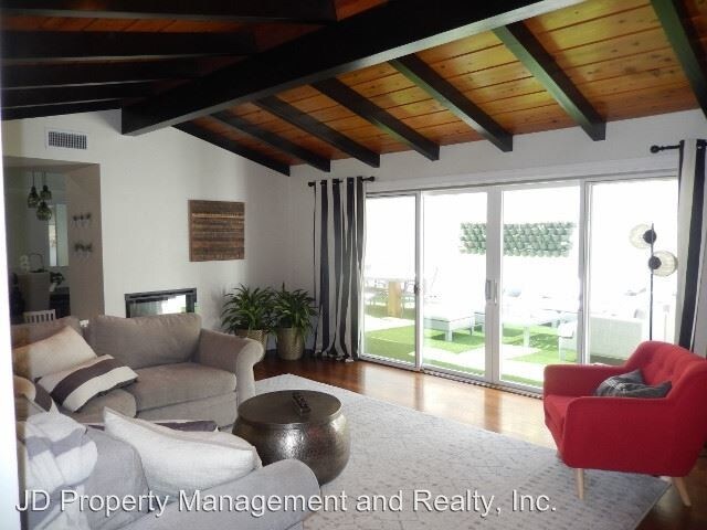 Foto del edificio - 3 br, 3 bath House - 9345 Golondrina Dr