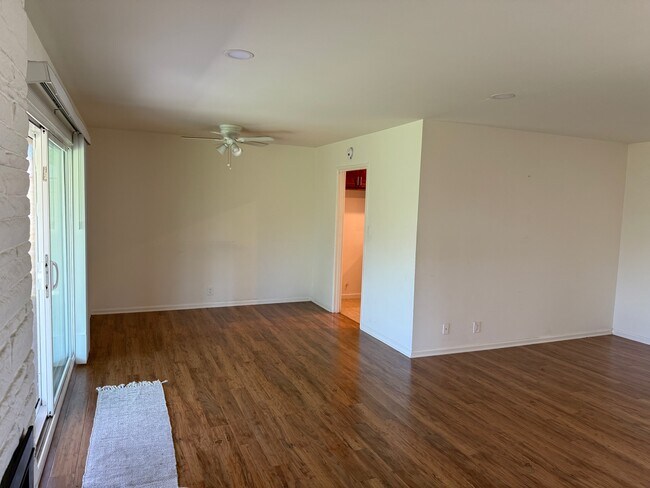 Foto del edificio - 6302 San Lorenzo Dr