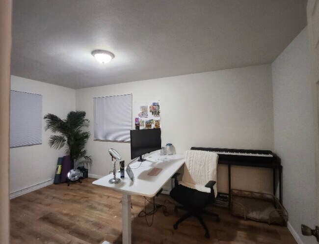 Foto del edificio - 1305 Buena Vista Dr