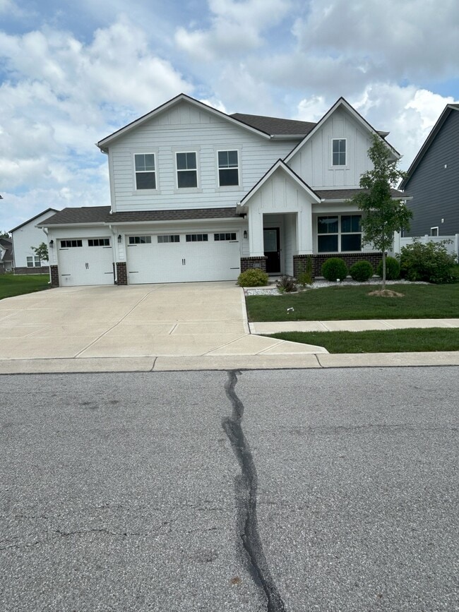 Building Photo - 1269 Bristol Pl