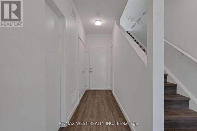 Photo du bâtiment - 339 Veterans Dr