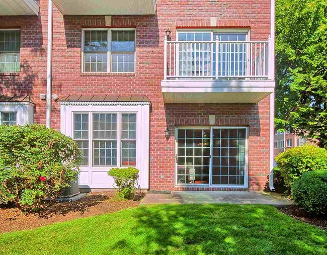 Foto del edificio - 91 Lydia Dr