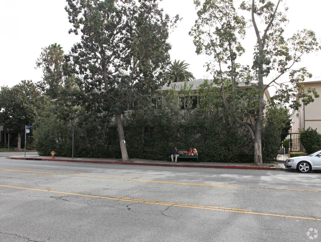 Building Photo - 1849 N Harvard Blvd
