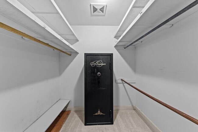 Foto del edificio - 221 Magnolia Ln