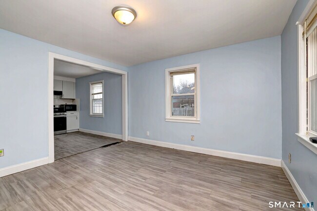 Foto del edificio - 106 Higbie Dr