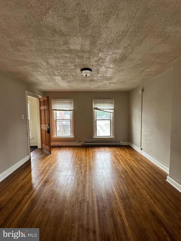 Building Photo - 228 N Locust St
