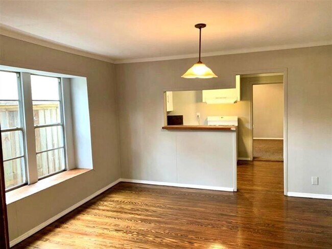 Building Photo - 204 Tabor St