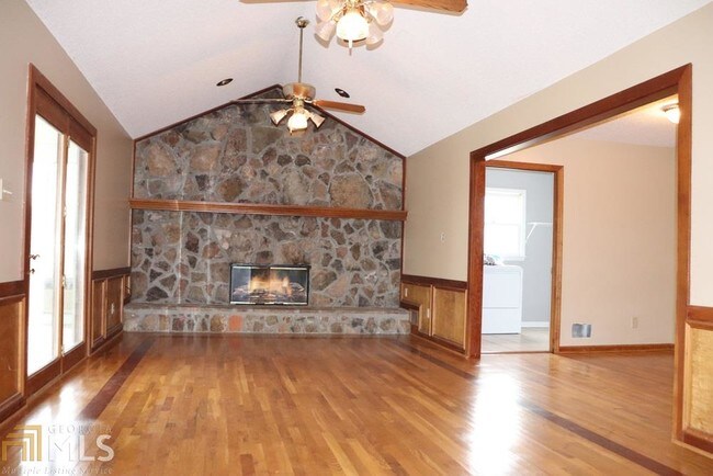 Building Photo - 9075 Hayes Dr