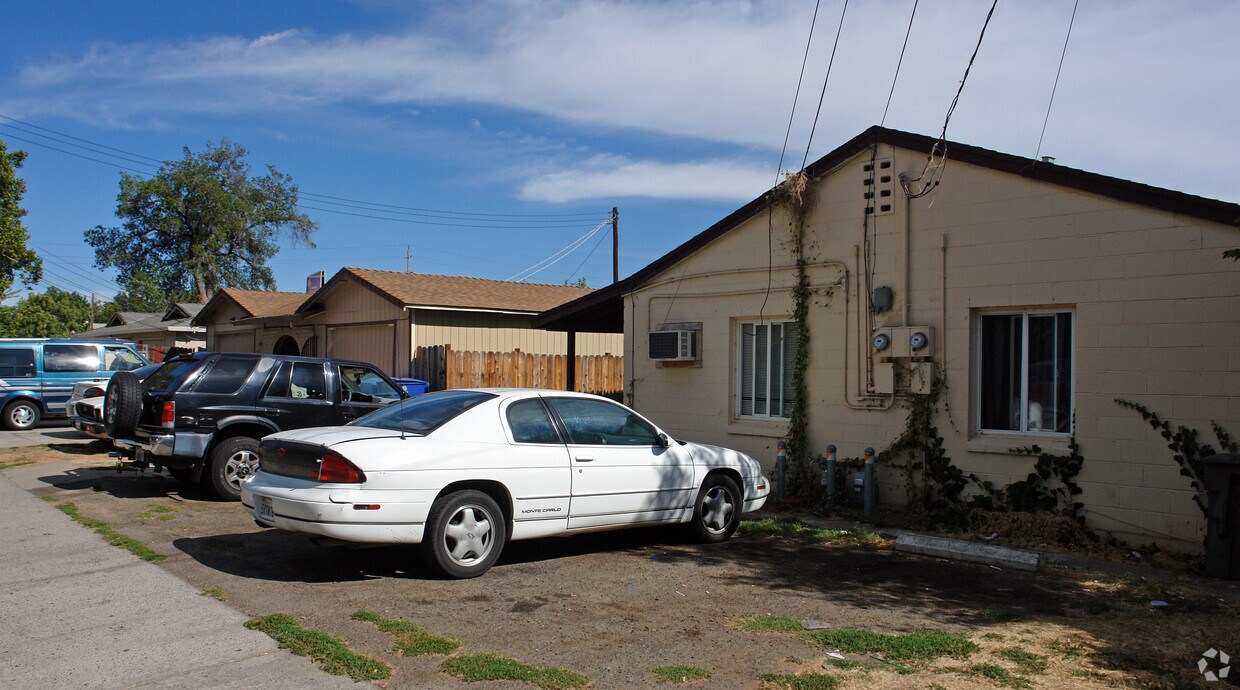 Building Photo - 1500 1502, 1504 Los Robles Blvd