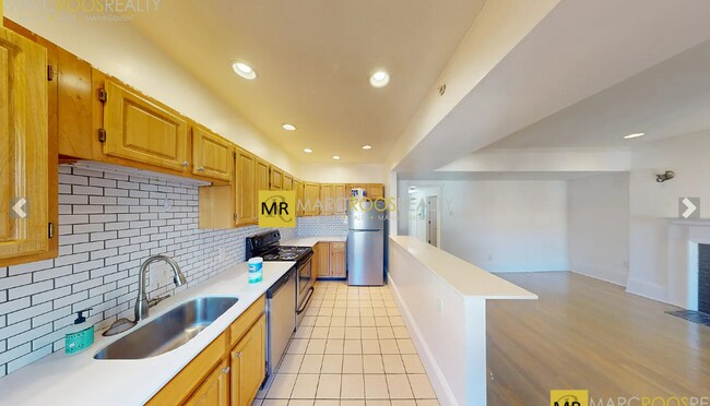 Foto del edificio - 1402 Beacon St