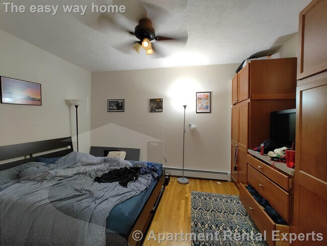 Building Photo - 1054 Cambridge St