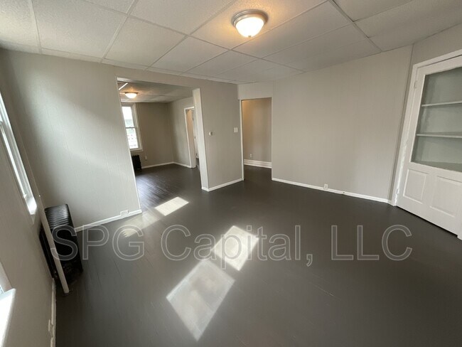Building Photo - 413 N Pitt St