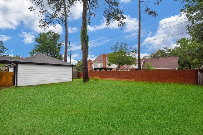 Foto del edificio - 15814 Winding Moss Dr