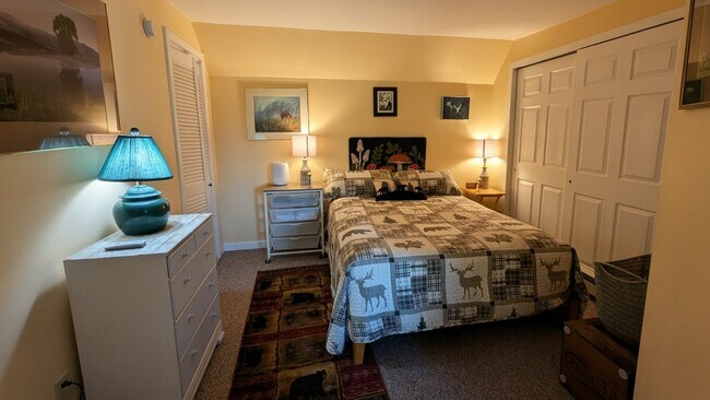 Foto del edificio - 221 Deans Mountain Rd