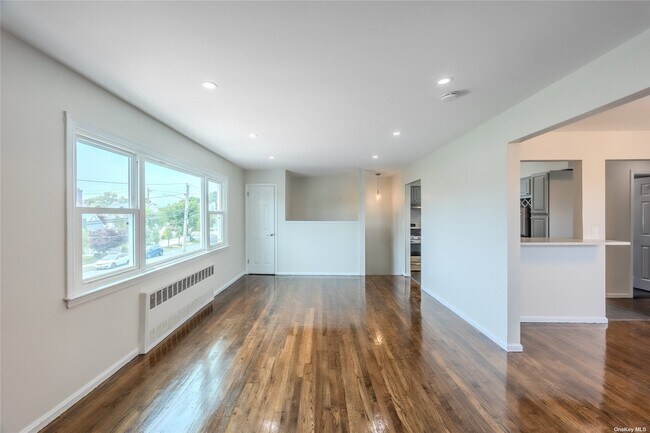 Building Photo - 214 Carman Ave